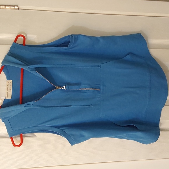 ALMOST FAMOUS Womens sleeveless hoodie - Picture 4 of 5